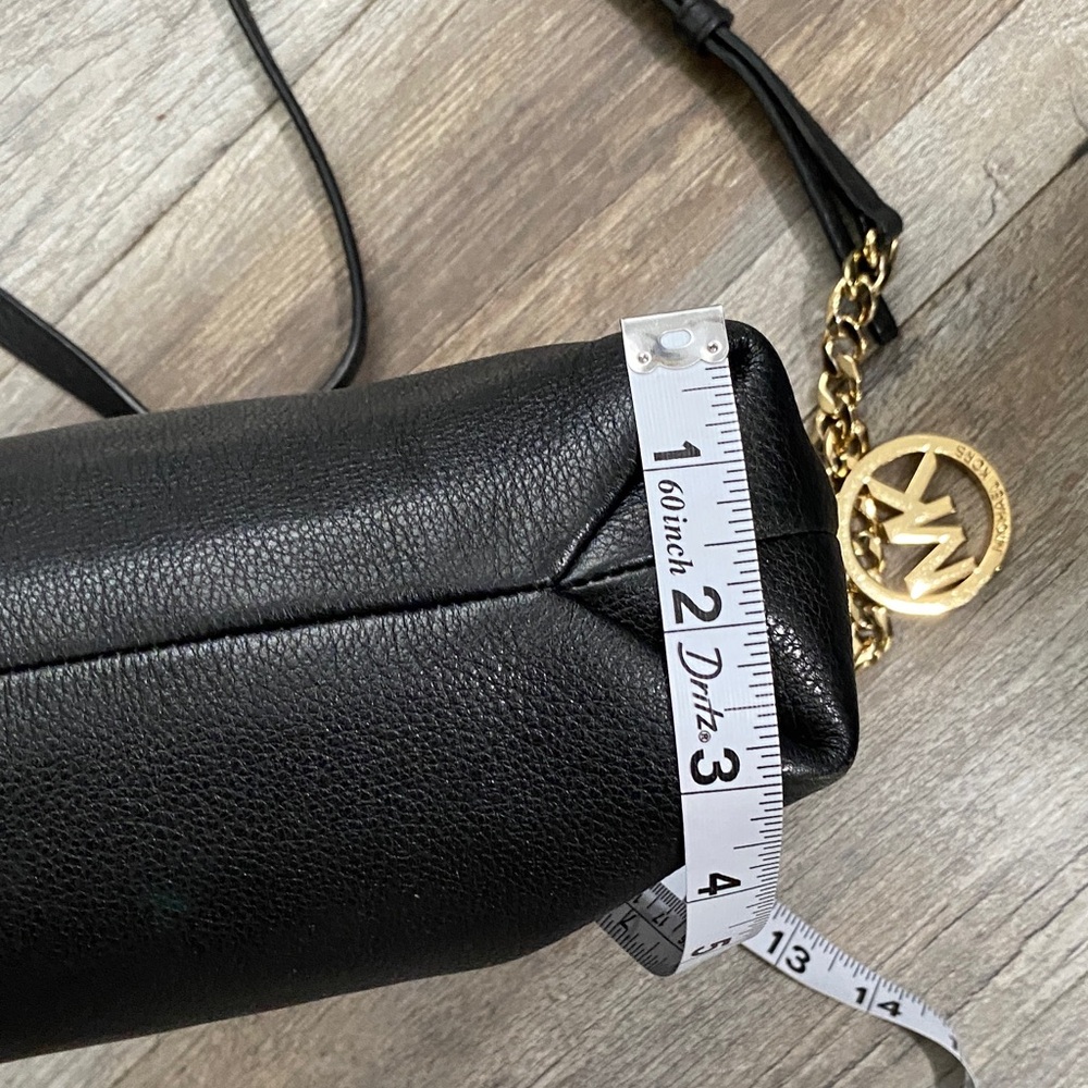 Leather Michael Kors Black Crossbody Bag with Gold Chain - Picture 11 of 16